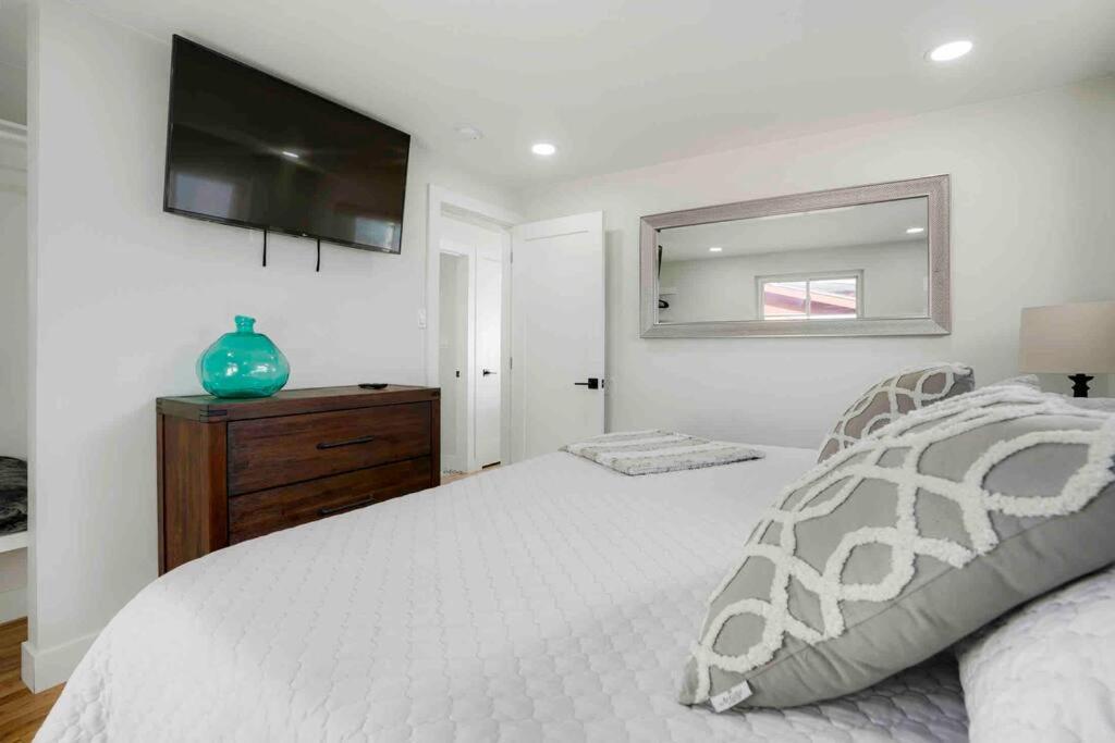 Sleeps 16 - 15 Min/Downtown, 10 Min/Medical Center Villa Aurora Bagian luar foto