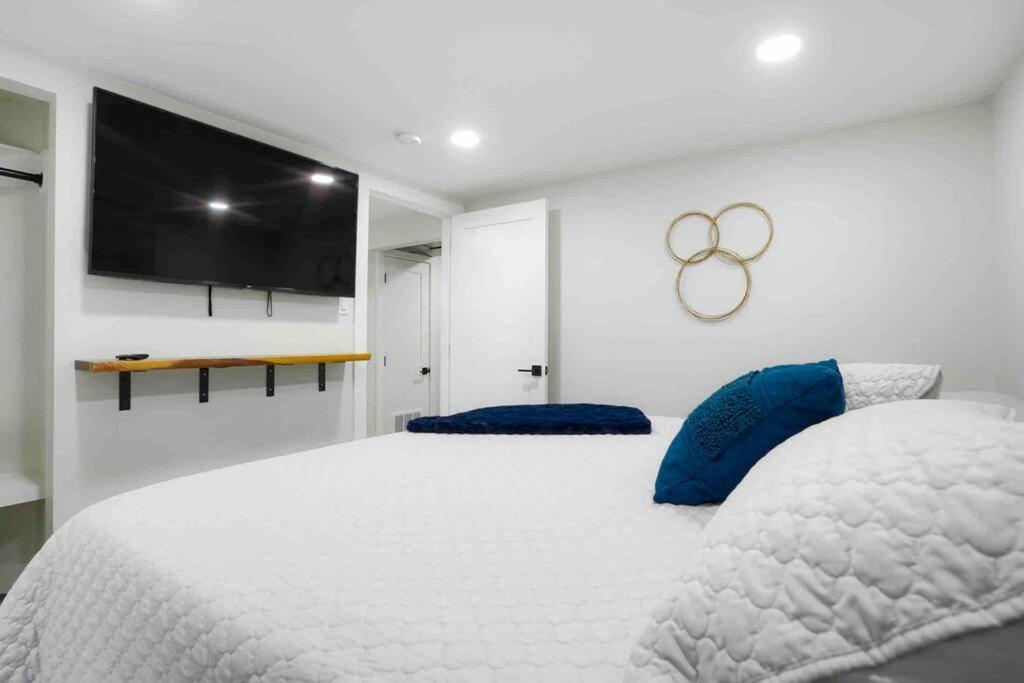 Sleeps 16 - 15 Min/Downtown, 10 Min/Medical Center Villa Aurora Bagian luar foto