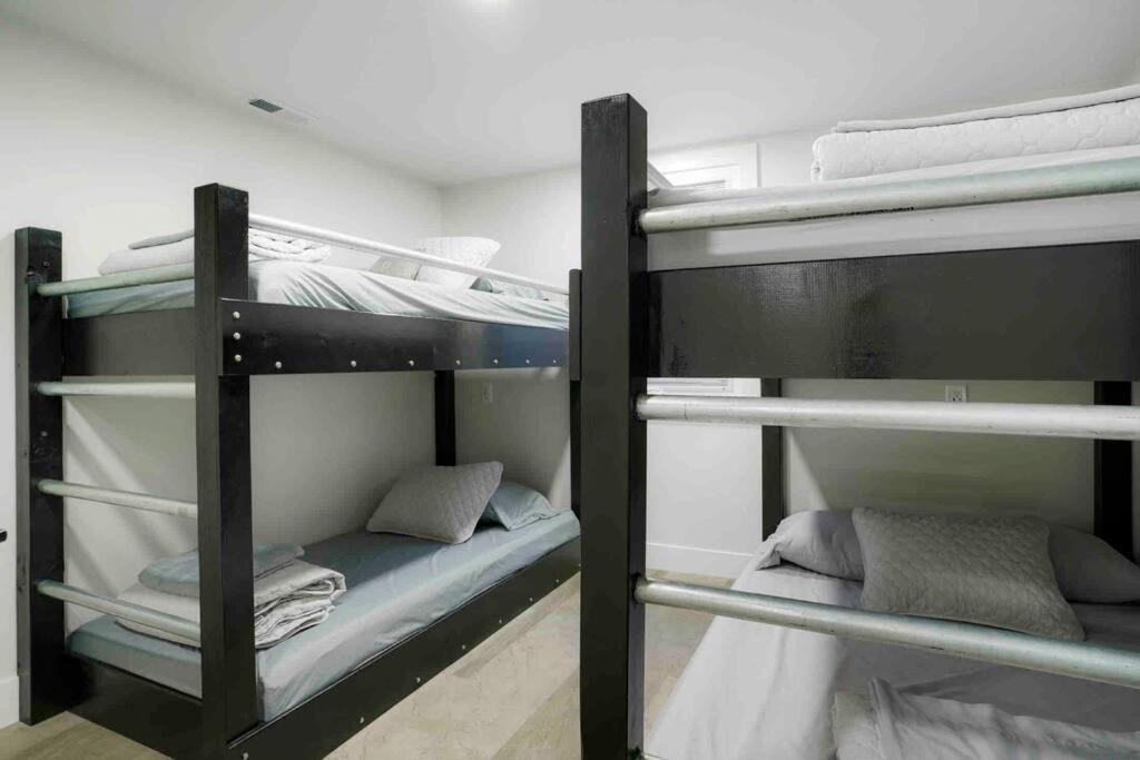 Sleeps 16 - 15 Min/Downtown, 10 Min/Medical Center Villa Aurora Bagian luar foto