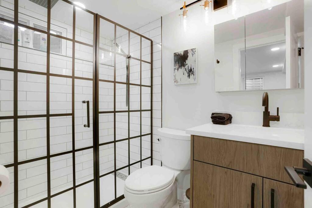 Sleeps 16 - 15 Min/Downtown, 10 Min/Medical Center Villa Aurora Bagian luar foto